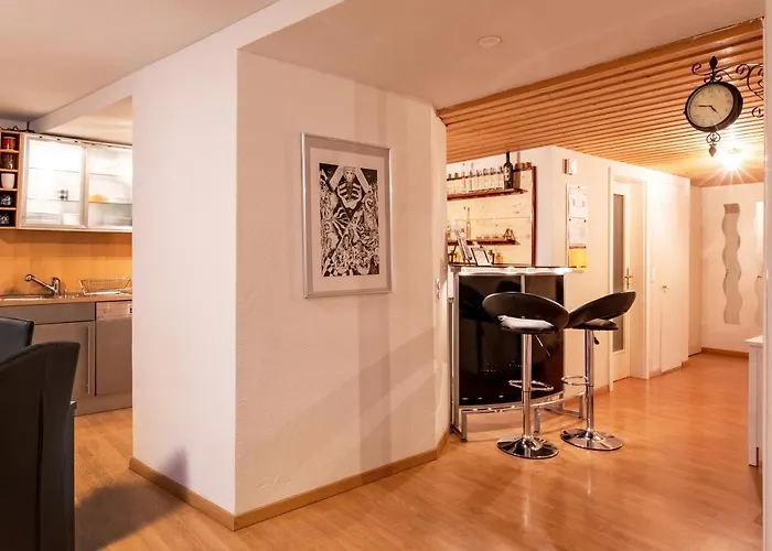 - Im Herzen Arosas - Grossraeumig, Stylisch & Zentral 阿罗萨